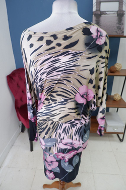 Платье красивое с цветочным притом 46 размер, новое