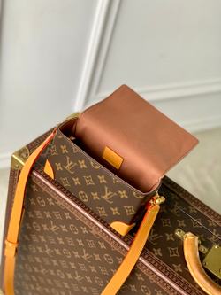 Louis Vuitton Steamer Wearable Wallet