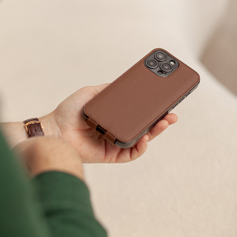 Кожаный чехол для iPhone 16 Pro Max, теленок цвета шоколад