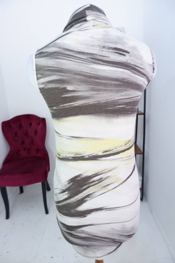 Платье-туника Apriori нежной расцветки по фигуре, маркировка 42 it, визуально на 44 размер