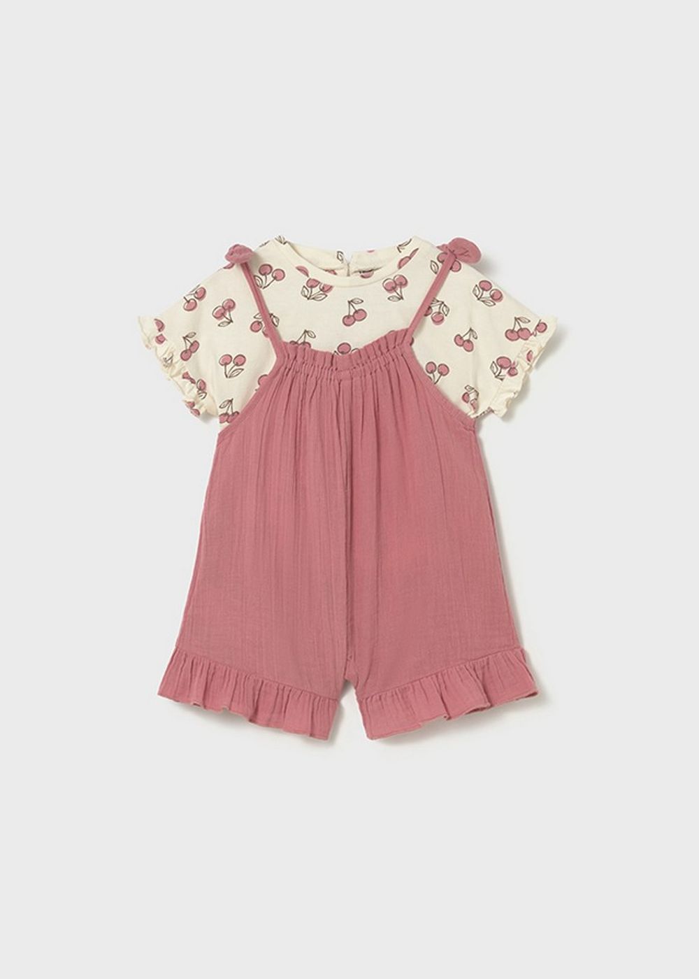 комбинезон с футболкой