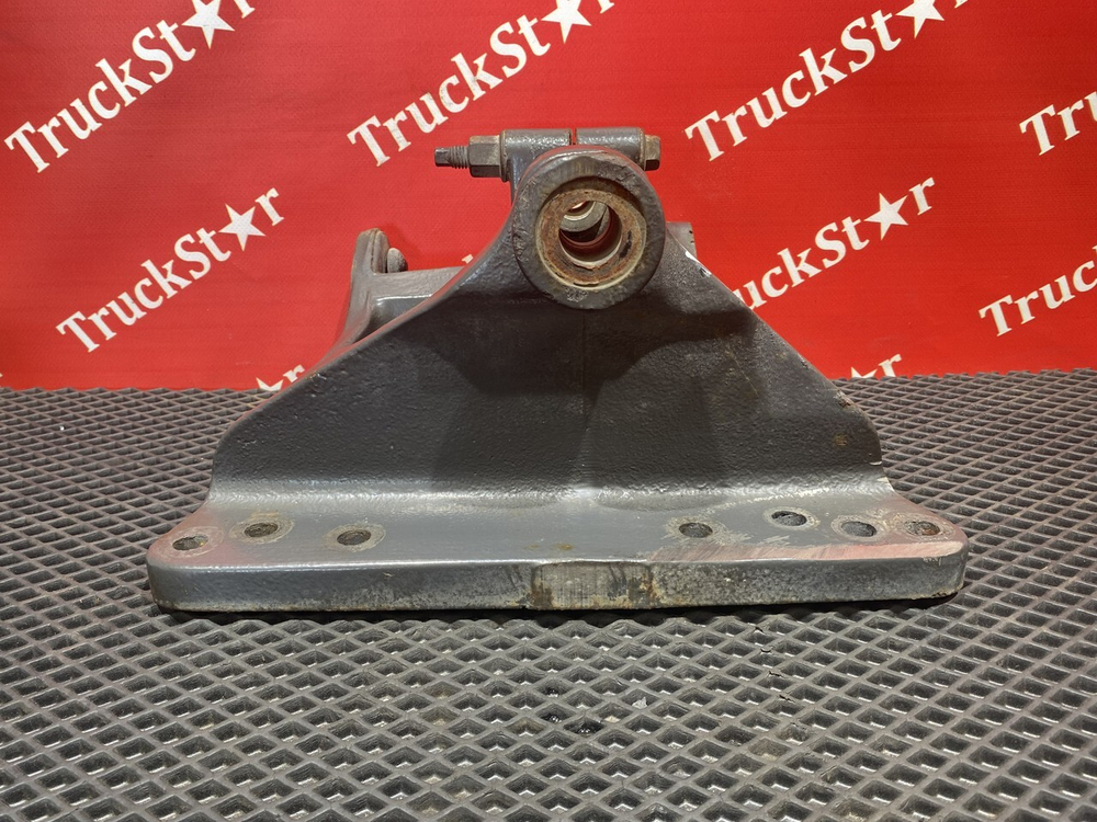 Кронштейн полурессоры передней