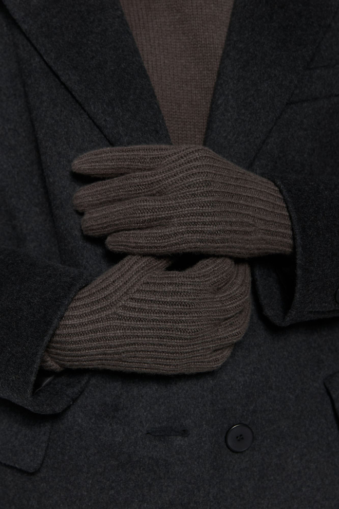 Перчатки в рубчик из объемной шерсти