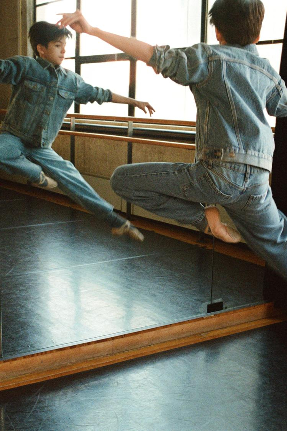 ZARA БАЗОВАЯ ДЖИНСОВАЯ КУРТКА, СИНИЙ