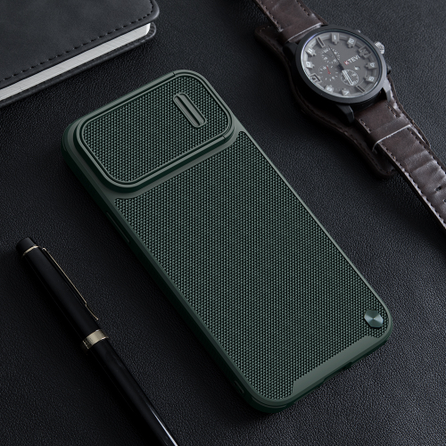 Текстурный чехол зеленого цвета (Dark Green) для iPhone 13 Pro Max от Nillkin, серия Textured Case S (покрытие нейлонового волокна), полуавтоматическая механизм сдвижной шторки
