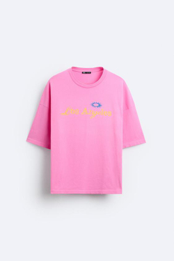 ZARA ФУТБОЛКА ИЗ ТКАНИ С ЭФФЕКТОМ ПОТЕРТОСТИ С ПРИНТОМ, НЕОНОВЫЙ РОЗОВЫЙ