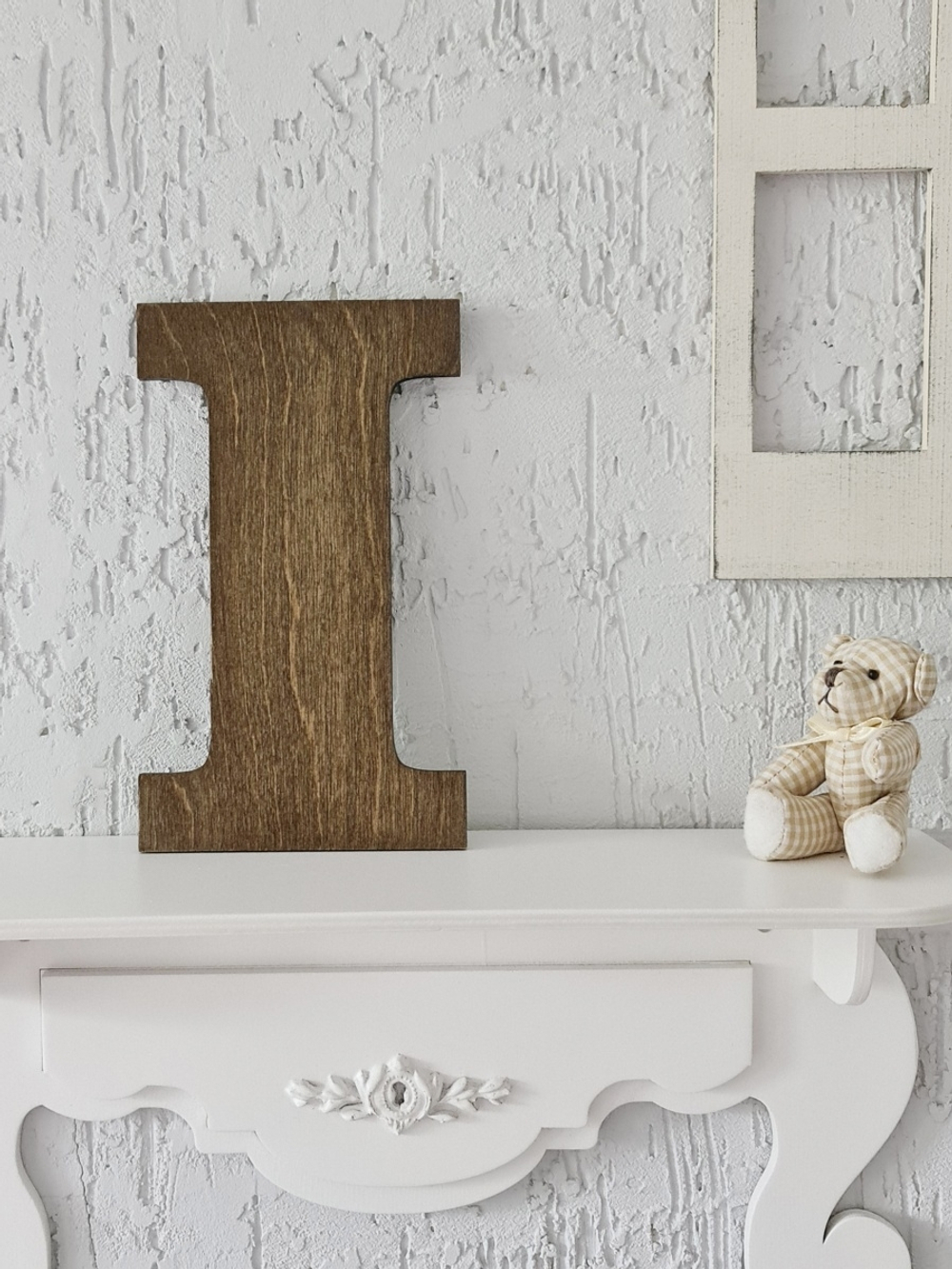Буква английского алфавита деревянная настенная