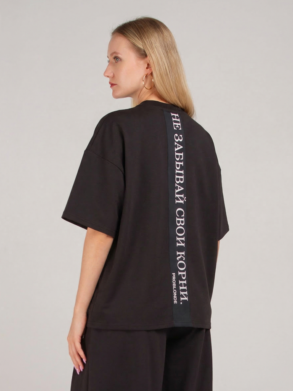 ФУТБОЛКА для парикмахеров НУМЕРО 1 принт Корни