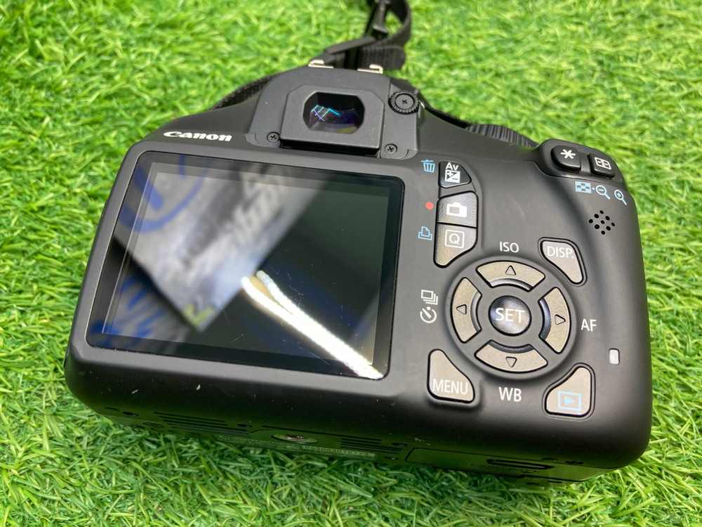 Canon EOS 1100D 4.000 кадров