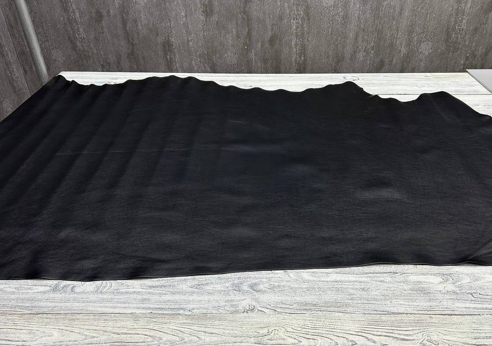 Целая кожа Tibra Nero (1,3-1,5 мм)