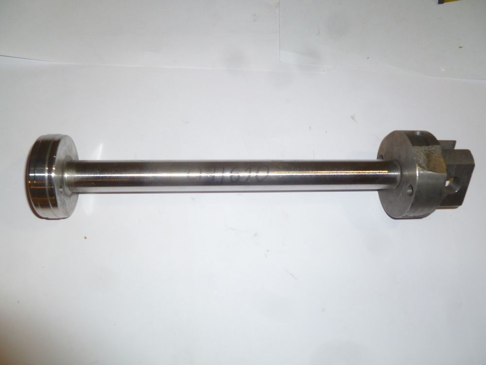 Шток с фиксатором пружин HCR80K ,ВТ-80Б/Rod Assy