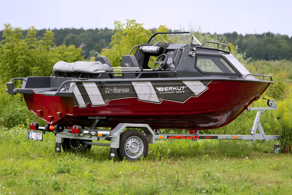 Лодка BERKUT M-HT