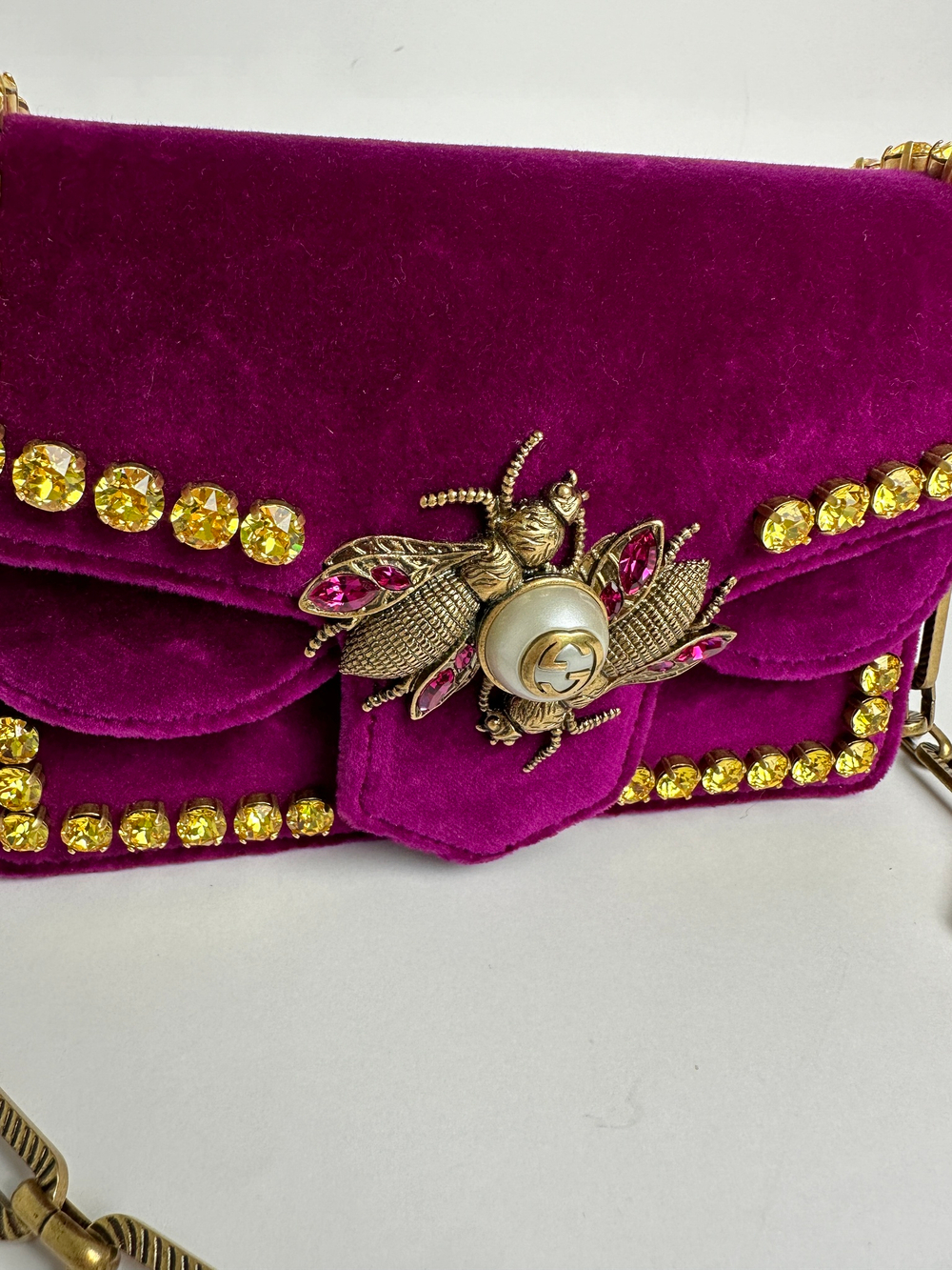 Сумка Gucci Broadway Bee Velvet Shoulder Bag