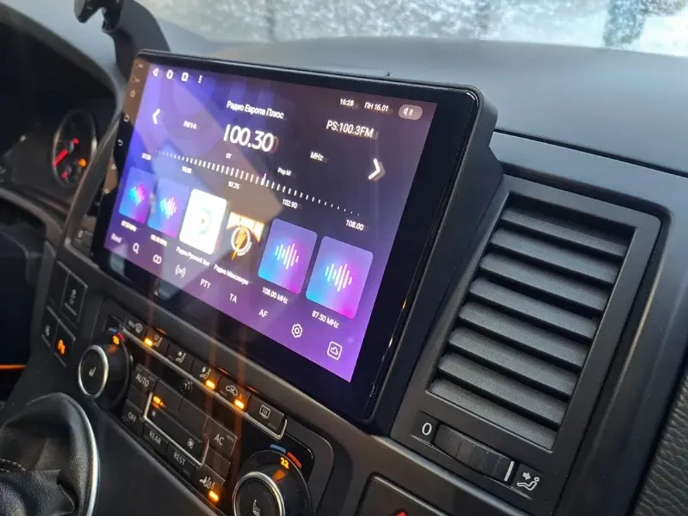 Магнитола для Volkswagen Multivan T5 2003-2015 - Parafar PF051LUX2FHD на Android 13, 8-ядер, 2Гб+32Гб, CarPlay, 4G SIM-слот