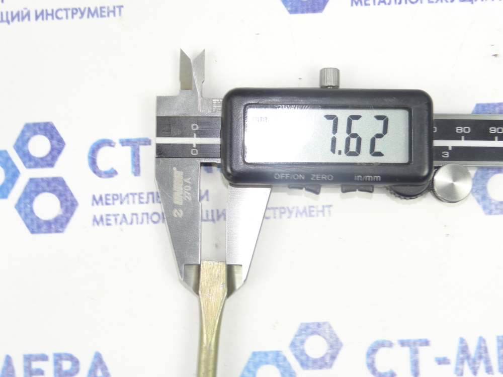 Отвертка шлицевая плоская (минусовая) 250х7.6х1.2мм (Карболитовая ручка) СССР