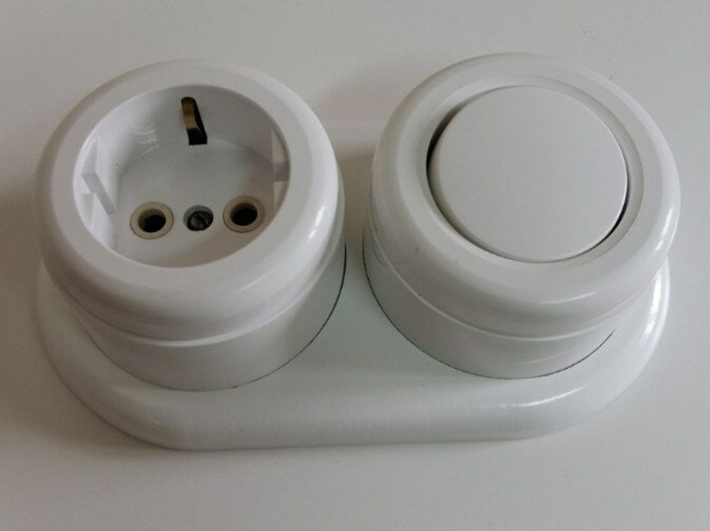 Выключатель ретро пластиковый 2-х клавишный Белый, INTERIOR ELECTRIC / 2 группы света