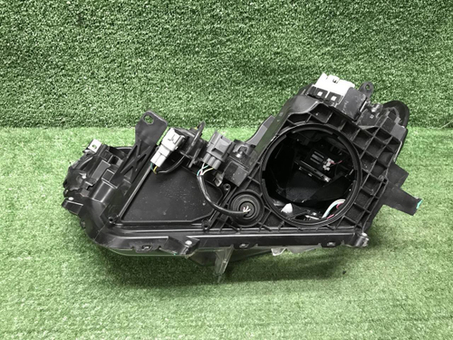 Фара правая Toyota RAV4 4 CA40 (2015-2019) LED
