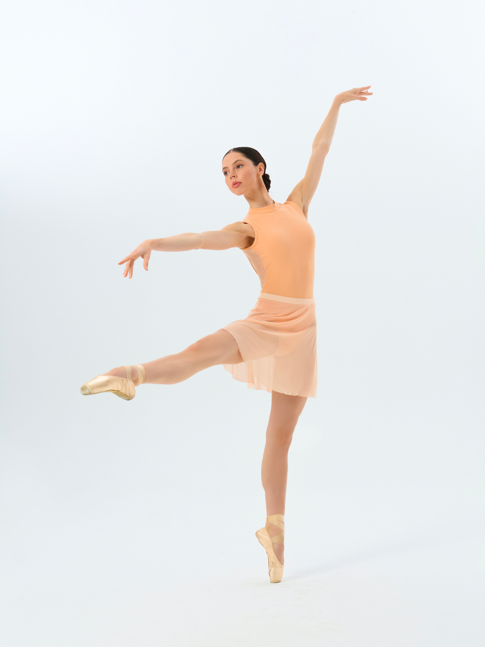 Бежевый купальник без рукавов