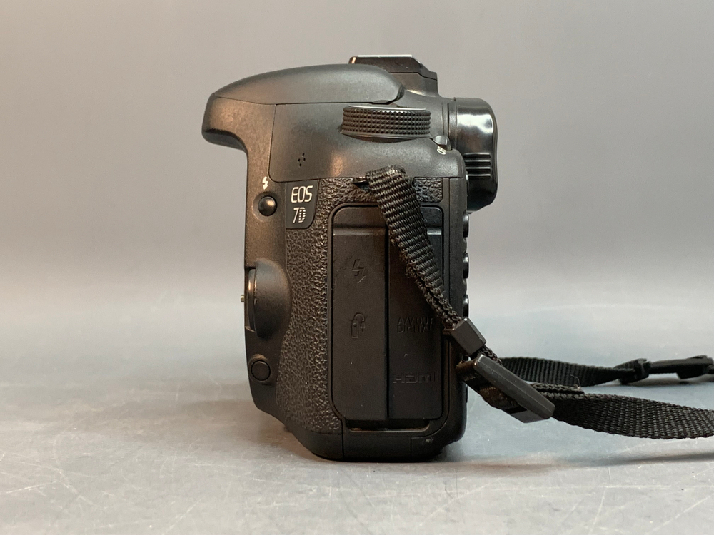 Canon EOS 7D 14.555 кадров