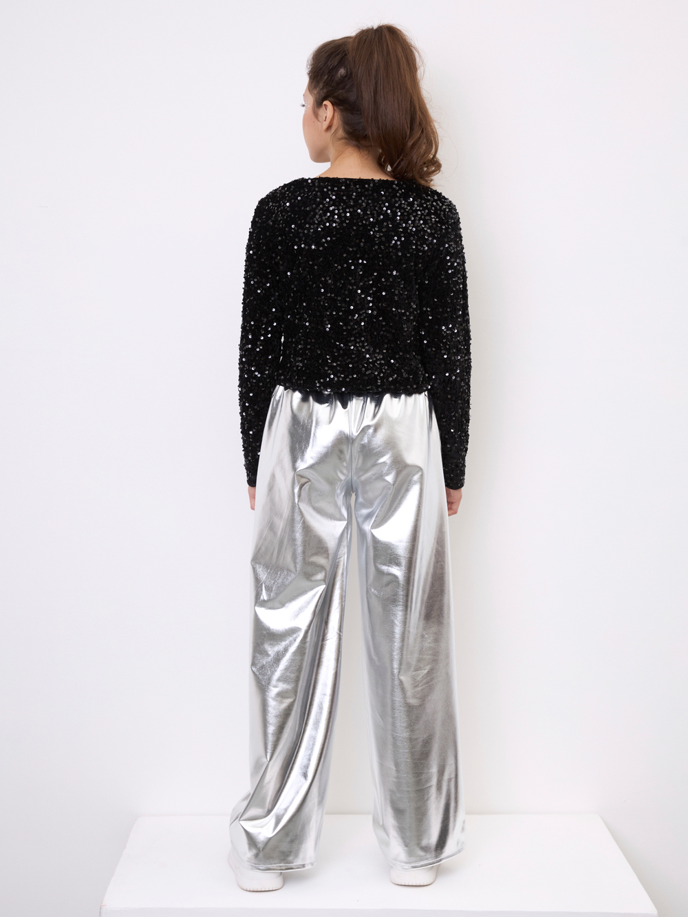 Костюм брючный праздничный с пайетками для девочки чёрный