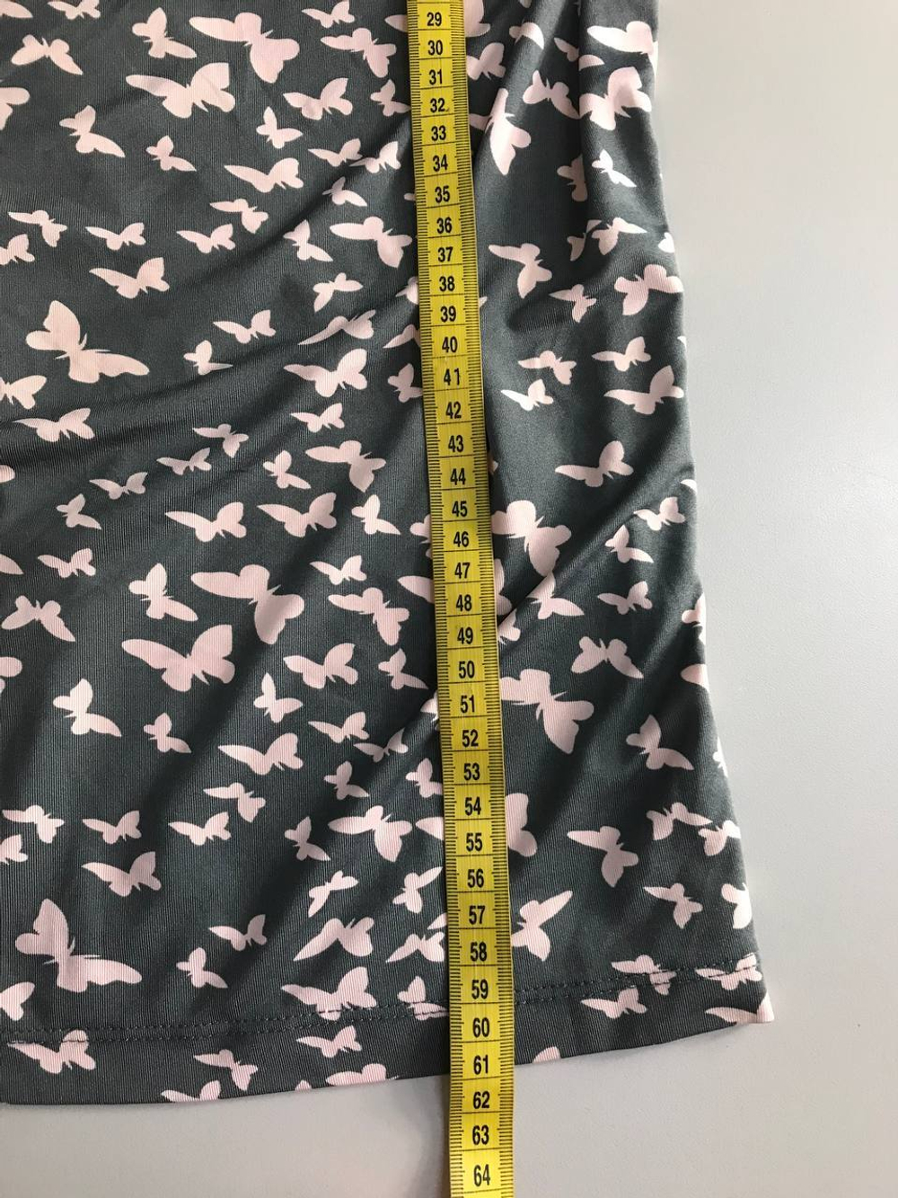 Футболка Ostin цветочная, маркировка М, визуально 46 размер