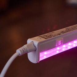 ULI-P43-35W-SPBX IP40 WHITE Светильник для растений светодиодный линейный. 1150мм. выкл. на корпусе. Алюминий. Спектр с дальним красным для рассады и досвечивания в период роста. TM Uniel