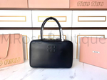 Черная кожаная сумка Miu Miu