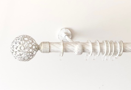 Карниз кованый витой для штор Ост Шар ажурный d 25 однорядный, цвет белое золото