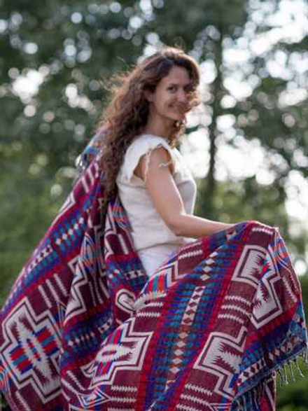 Палантин теплый с орнаментом Навахо