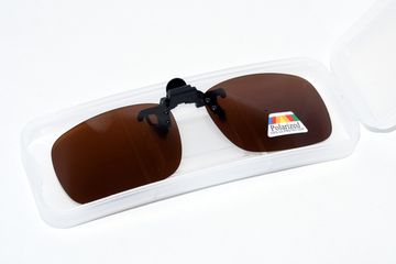 Клипса солнцезащитная поляризационная с UV на защелке 40х62 коричневая 301