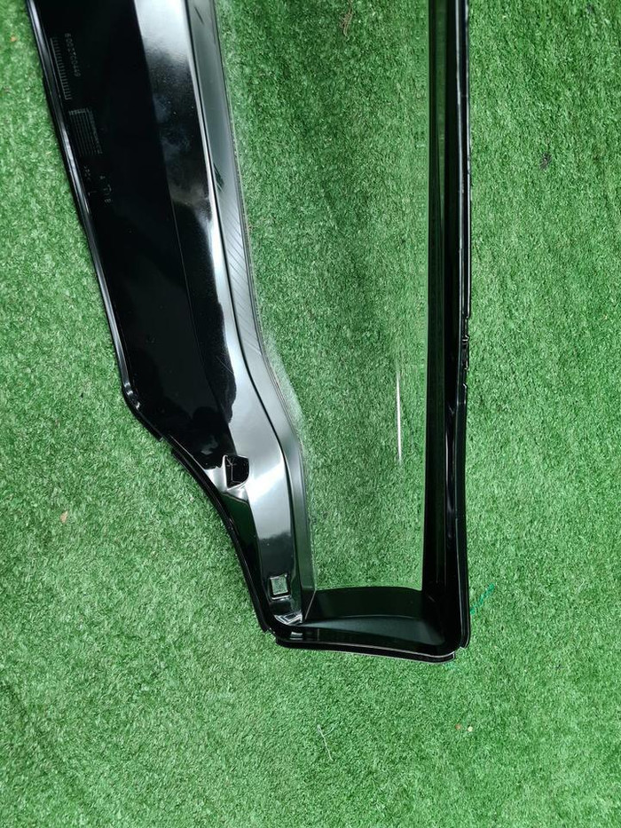 Стекло фары левое BMW X7 G07 (2019-2022)