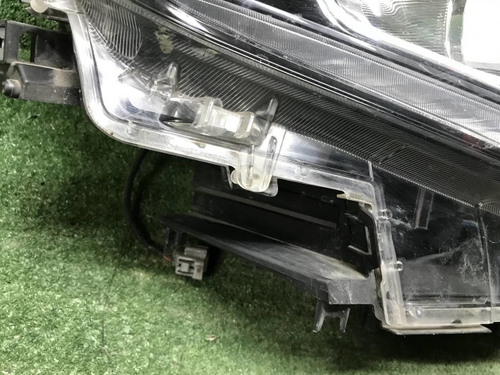 Битая Фара правая Toyota LC Prado 150 (17-нв) LED