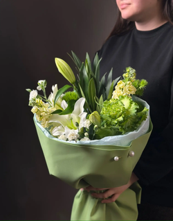 Сборный букет «Зелёная элегантность»