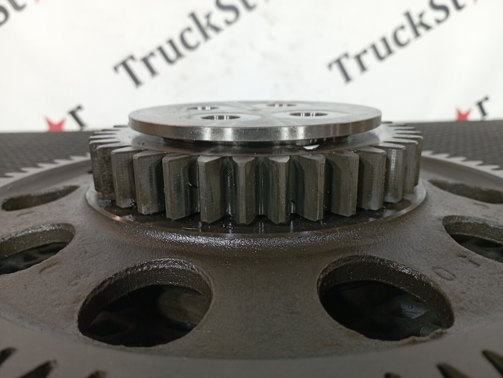 Промежуточная шестерня ГРМ в сборе