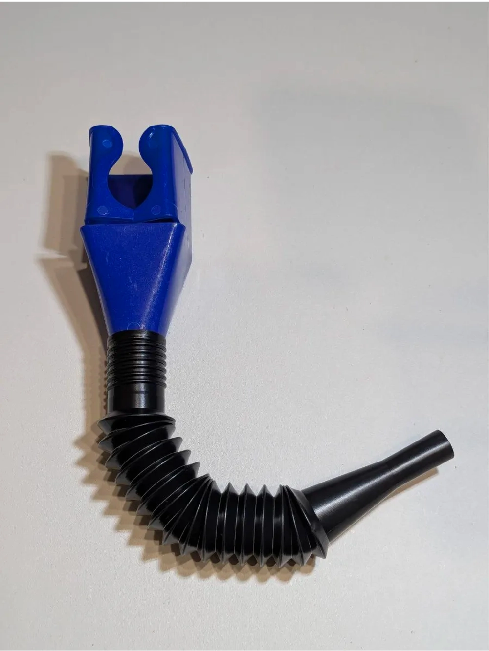 +x Воронка непроливайка для мототехники и др. Синяя