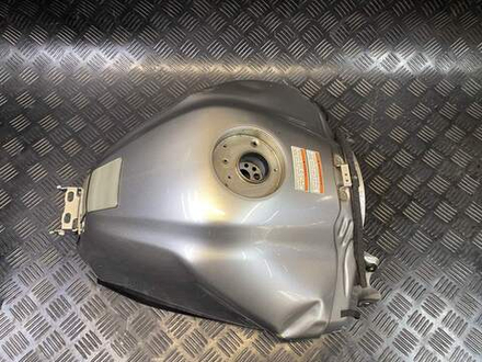 Бак топливный Yamaha FZ1 Fazer RN17