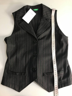 Жилет Benetton школьный в деловом стиле на 11-12 лет