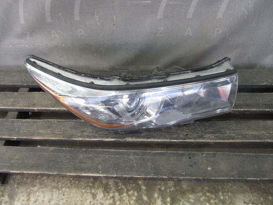 Фара правая Toyota Highlander 3 (U50) 13-17 Б/У Оригинал 811100E220