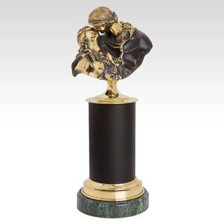 Скульптура "Поцелуй" (на камне)