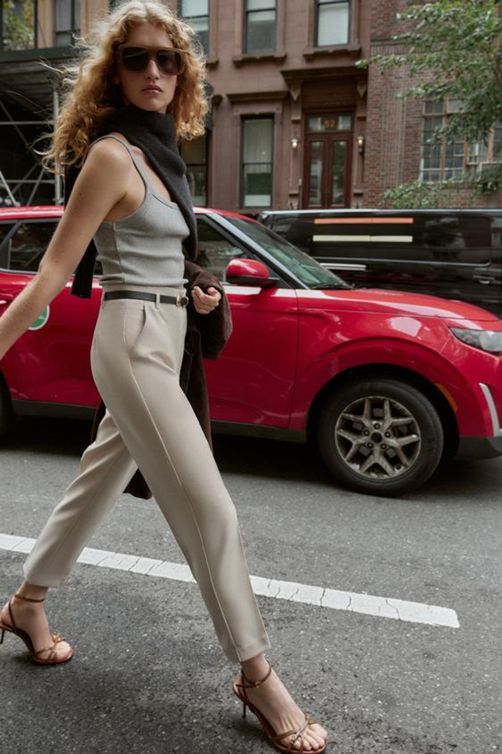 ZARA БРЮКИ С ВЫСОКОЙ ПОСАДКОЙ И РЕМНЕМ, СВЕТЛЫЙ ЖЕЛТО-КОРИЧНЕВЫЙ