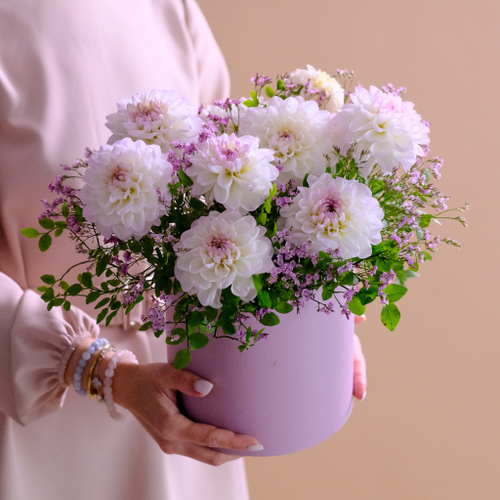 Купить Букет цветов георгин в шляпной коробке #38