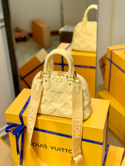Louis Vuitton Alma BB