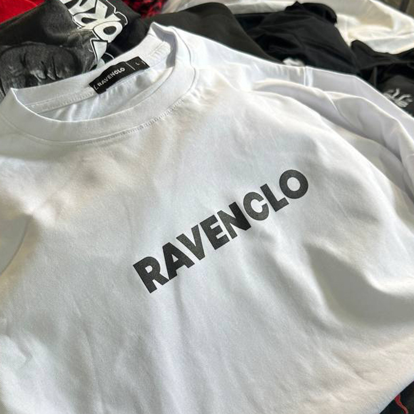 Как создать мерч: пошаговое руководство для брендов и бизнеса