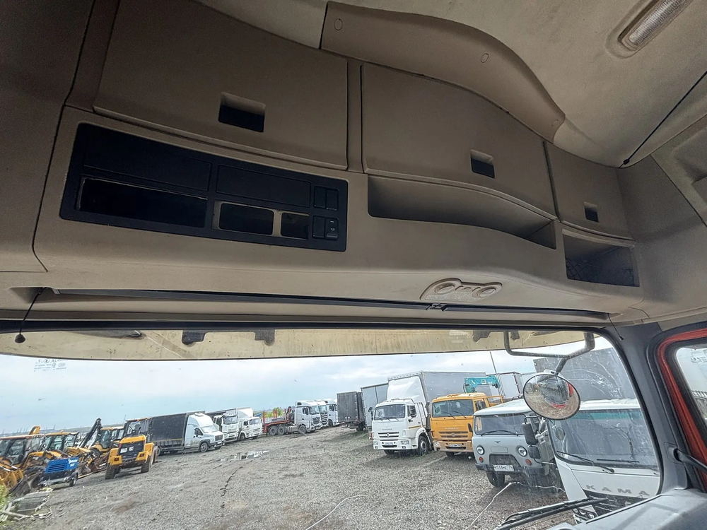 Shacman (Shaanxi) SX* 6x4 Седельный тягач SX42584V324 (Дизельный, 11,6 л, 423 л.с., МТ)