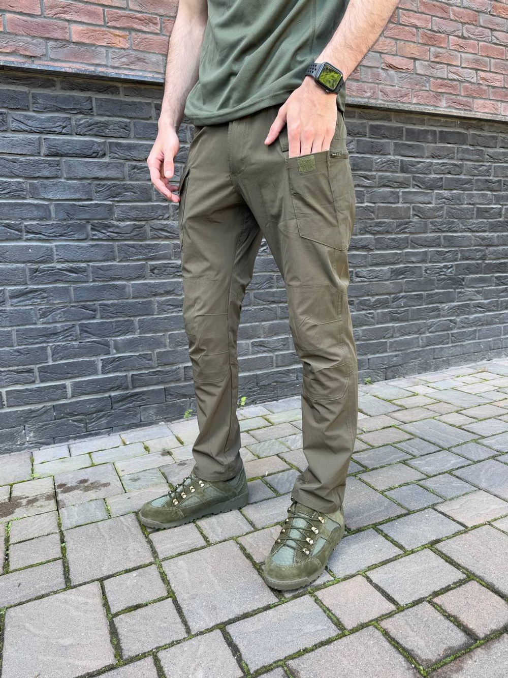 Брюки с накладными карманами олива