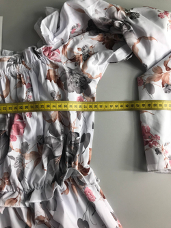 Платье приятной расцветки, визуально на 44 размер, новое