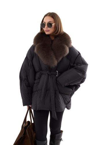 Пуховик-летучая мышь черного цвета с мехом шоколадным мехом