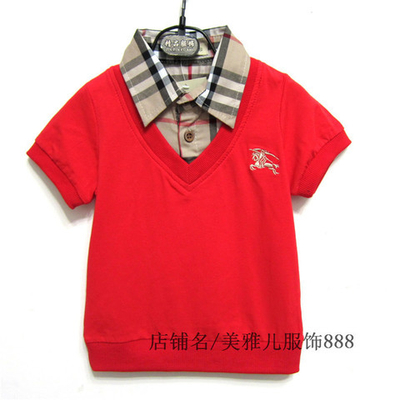 Футболка с имитацией рубашки и V-образным вырезом