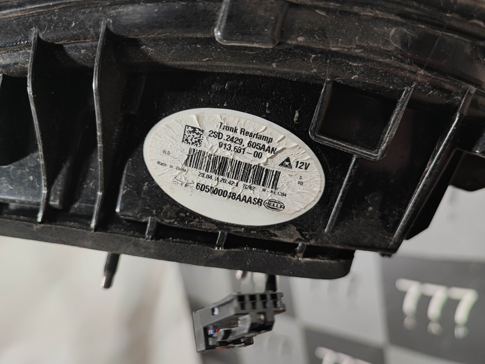 Фонарь задний центральный Exeed TXL Б/У Оригинал целый 605000048AAASR