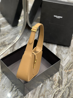 Saint Laurent Le 5 à 7 Hobo Bag